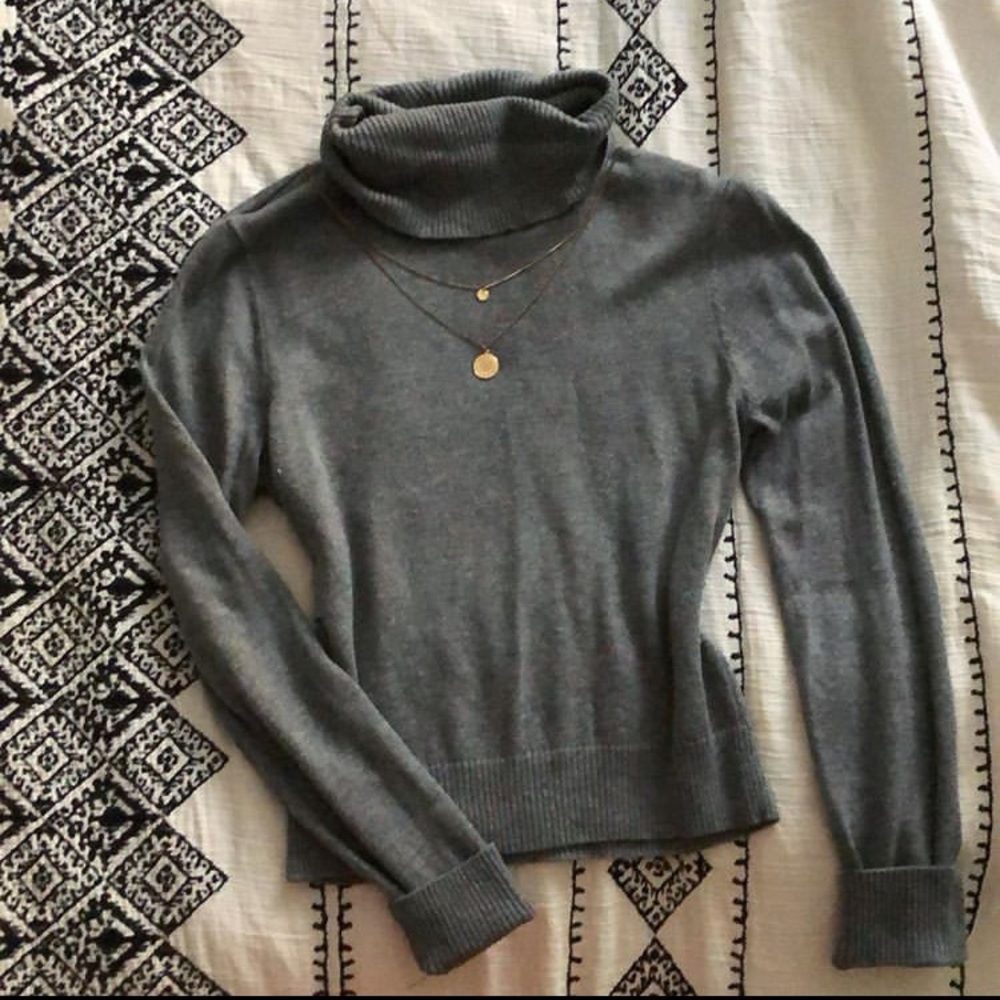 Grey cropped turtleneck sweater